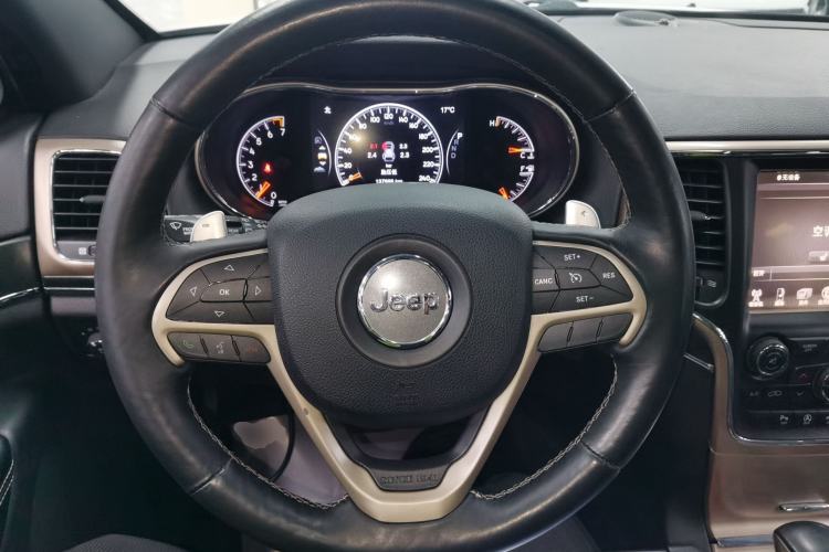 Used Jeep Grand Cherokee 2017 3.0L Comfort Navigation Edition Steering Wheel