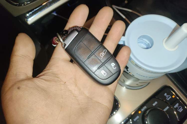 Used Jeep Grand Cherokee 2017 3.0L Elite Navigation Edition Vehicle Key