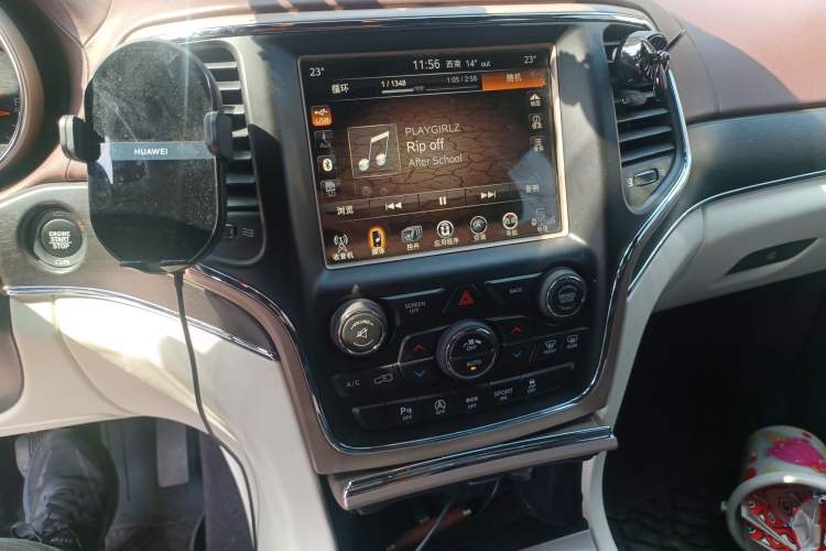 Used Jeep Grand Cherokee  Audio And AC Panel