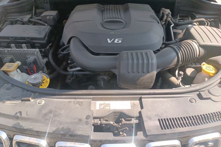 Used Jeep Grand Cherokee  Engine Bay