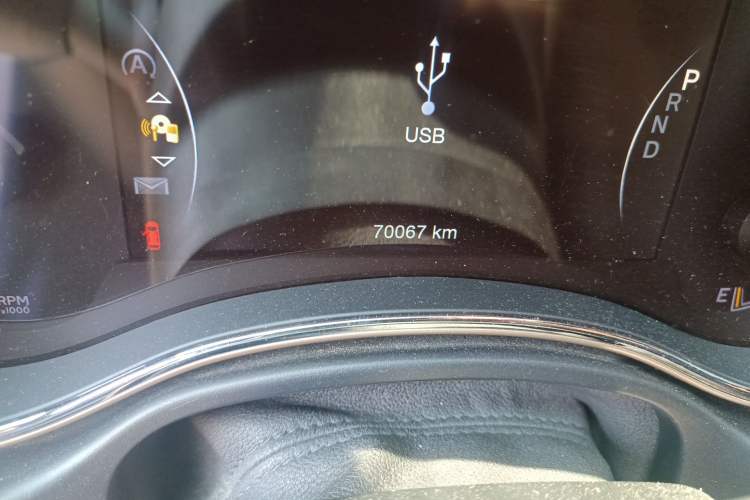 Used Jeep Grand Cherokee  Odometer Close Up