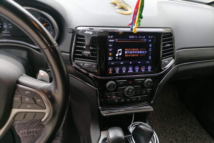 Used Jeep Grand Cherokee 2019 3.0L Elite Navigation Edition Audio And AC Panel