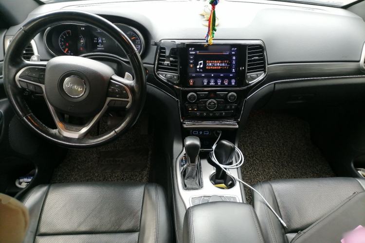 Used Jeep Grand Cherokee 2019 3.0L Elite Navigation Edition Center Console