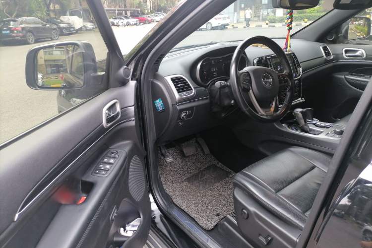 Used Jeep Grand Cherokee 2019 3.0L Elite Navigation Edition Driver Seat