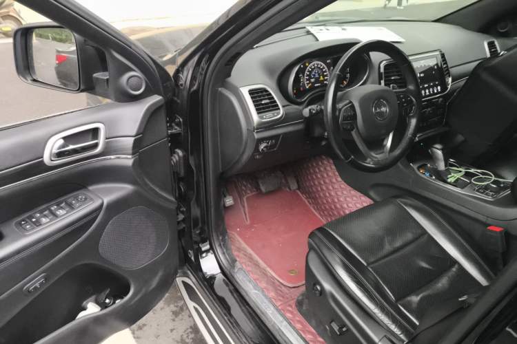 Used Jeep Grand Cherokee 2019 3.0L Elite Navigation Edition Driver Seat