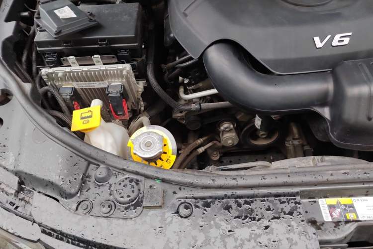 Used Jeep Grand Cherokee 2019 3.0L Elite Navigation Edition Engine Bay Right