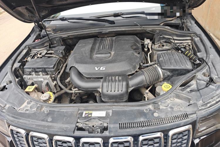 Used Jeep Grand Cherokee 2019 3.0L Elite Navigation Edition Engine Bay