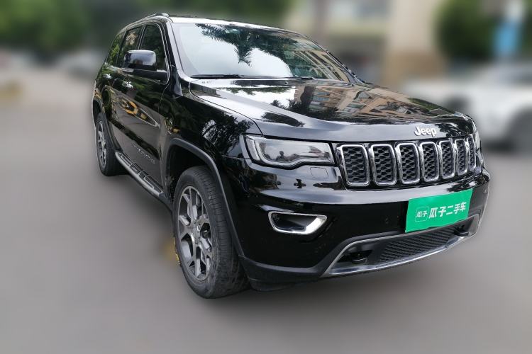 Used Jeep Grand Cherokee 2019 3.0L Elite Navigation Edition Front Right 45 Deg