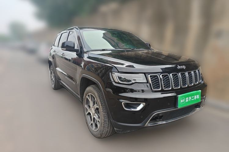 Used Jeep Grand Cherokee 2019 3.0L Elite Navigation Edition Front Right 45 Deg