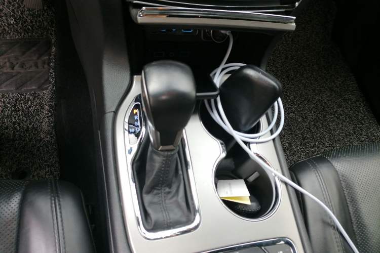 Used Jeep Grand Cherokee 2019 3.0L Elite Navigation Edition Gear Lever