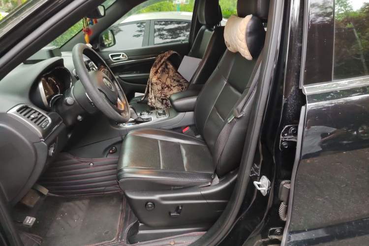 Used Jeep Grand Cherokee 2019 3.0L Elite Navigation Edition Left Front Seat