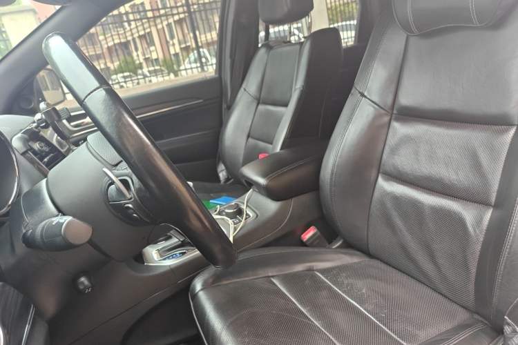 Used Jeep Grand Cherokee 2019 3.0L Elite Navigation Edition Left Front Seat