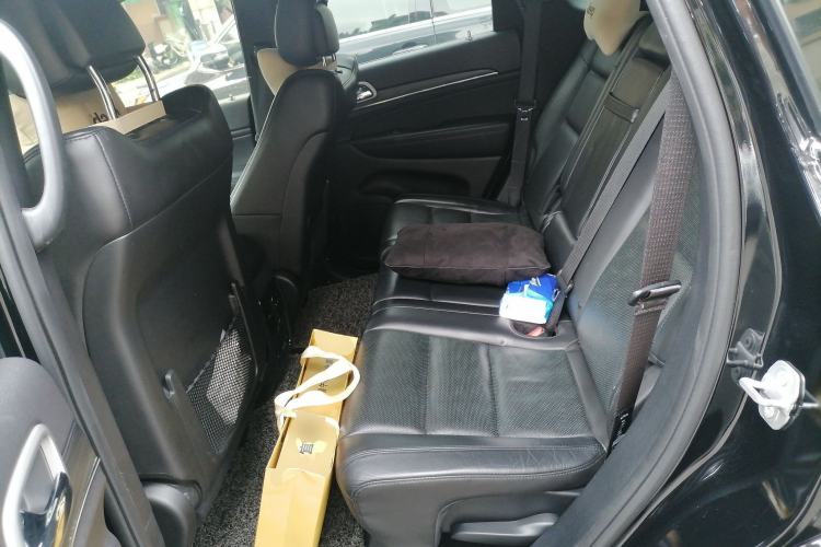 Used Jeep Grand Cherokee 2019 3.0L Elite Navigation Edition Left Rear Seat