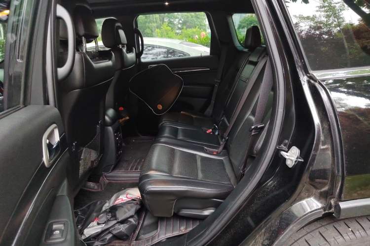Used Jeep Grand Cherokee 2019 3.0L Elite Navigation Edition Left Rear Seat