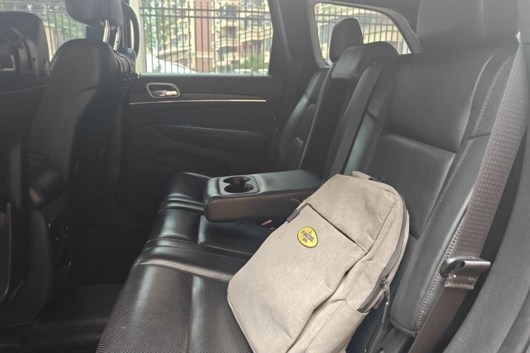 Used Jeep Grand Cherokee 2019 3.0L Elite Navigation Edition Left Rear Seat