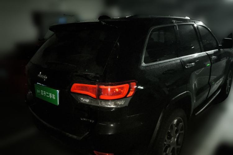 Used Jeep Grand Cherokee 2019 3.0L Elite Navigation Edition Rear Right 45 Deg