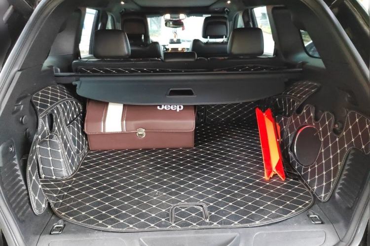 Used Jeep Grand Cherokee 2019 3.0L Elite Navigation Edition Trunk