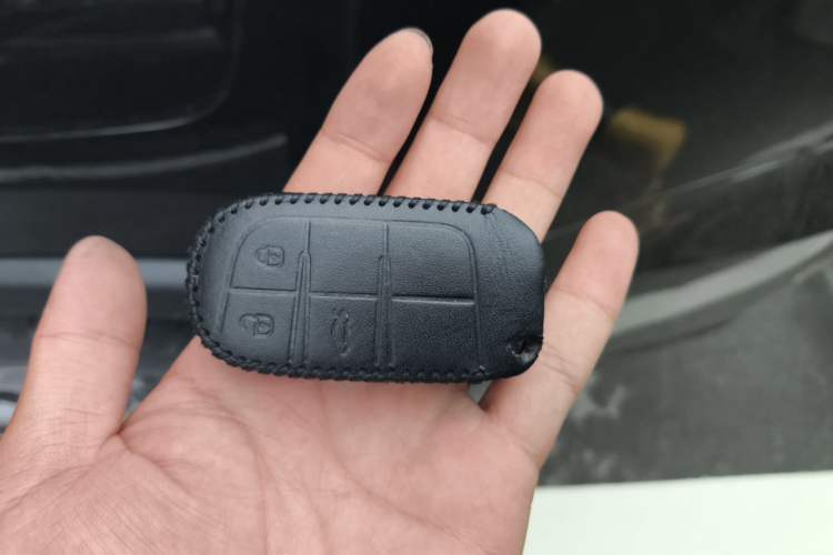 Used Jeep Grand Cherokee 2019 3.0L Elite Navigation Edition Vehicle Key