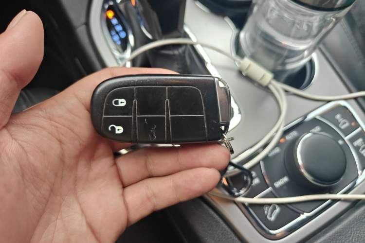 Used Jeep Grand Cherokee 2019 3.0L Elite Navigation Edition Vehicle Key