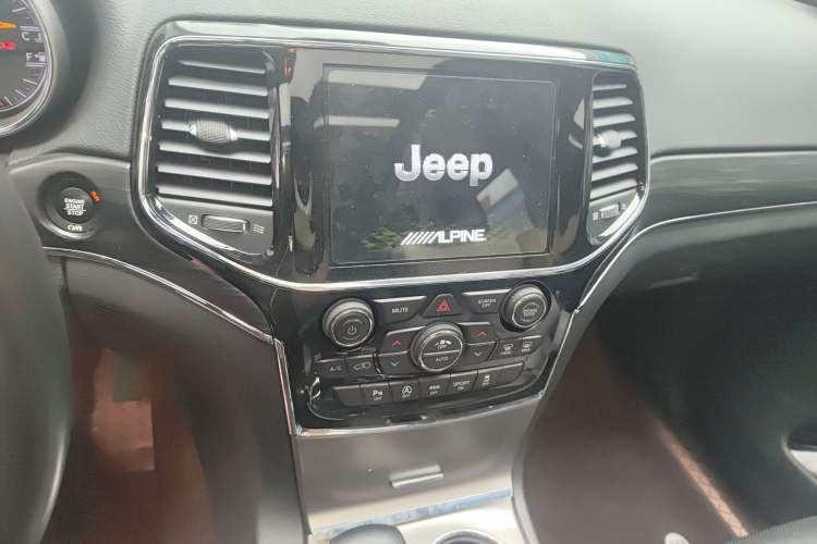 Used Jeep Grand Cherokee 2020 3.0L Elite Navigation Edition Audio And AC Panel