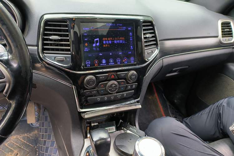 Used Jeep Grand Cherokee 2020 3.0L Elite Navigation Edition Audio And AC Panel