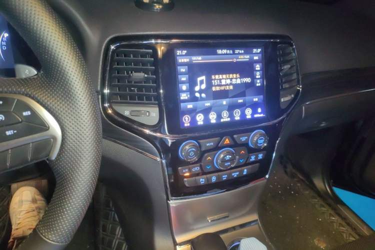 Used Jeep Grand Cherokee 2020 3.0L Elite Navigation Edition Audio And AC Panel