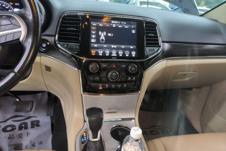 Used Jeep Grand Cherokee 2020 3.0L Elite Navigation Edition Audio And AC Panel