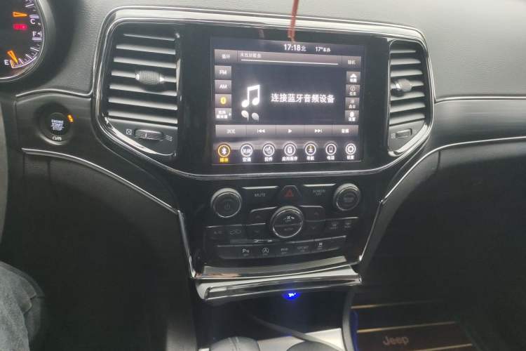 Used Jeep Grand Cherokee 2020 3.0L Elite Navigation Edition Audio And AC Panel