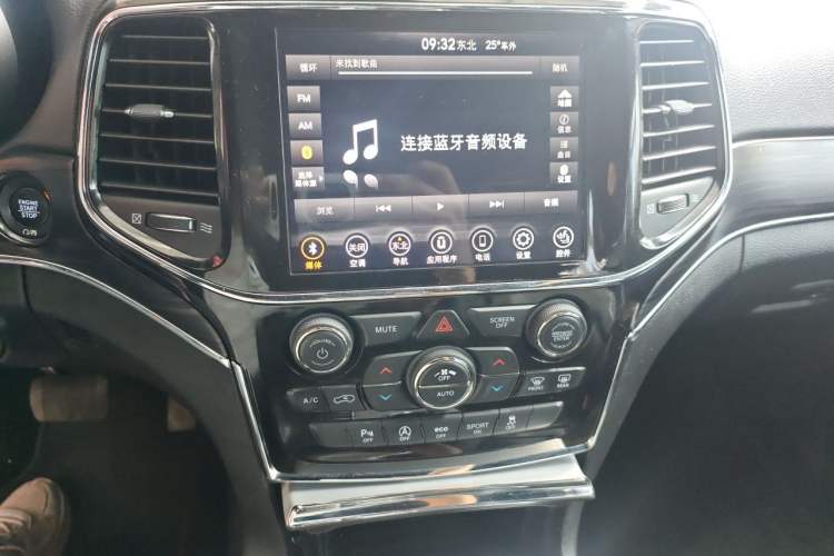 Used Jeep Grand Cherokee 2020 3.6L Elite Navigation Edition Audio And AC Panel
