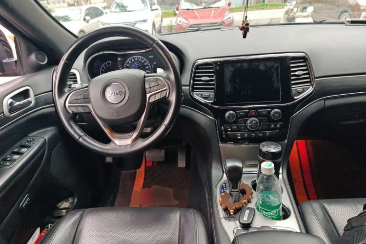 Used Jeep Grand Cherokee 2020 3.0L Elite Navigation Edition Center Console