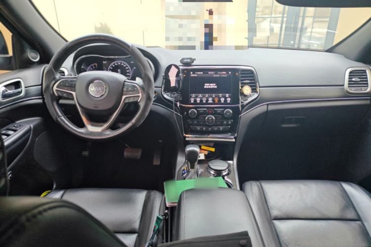 Used Jeep Grand Cherokee 2020 3.0L Elite Navigation Edition Center Console