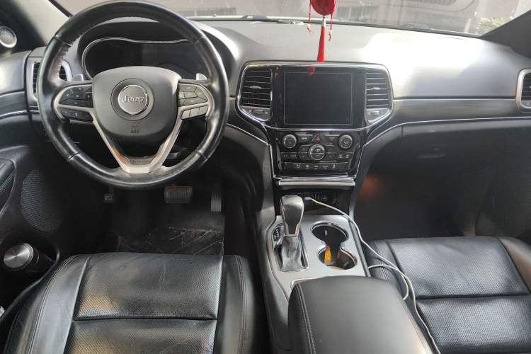 Used Jeep Grand Cherokee 2020 3.0L Elite Navigation Edition Center Console