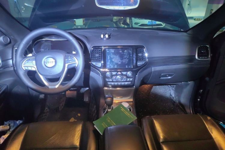 Used Jeep Grand Cherokee 2020 3.0L Elite Navigation Edition Center Console