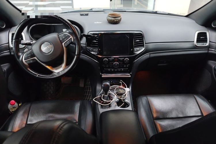 Used Jeep Grand Cherokee 2020 3.0L Elite Navigation Edition Center Console