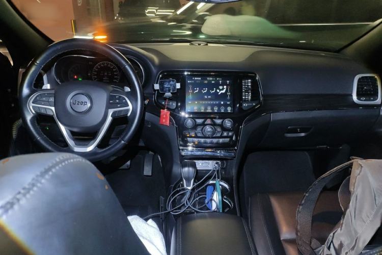 Used Jeep Grand Cherokee 2020 3.6L Elite Navigation Edition Center Console