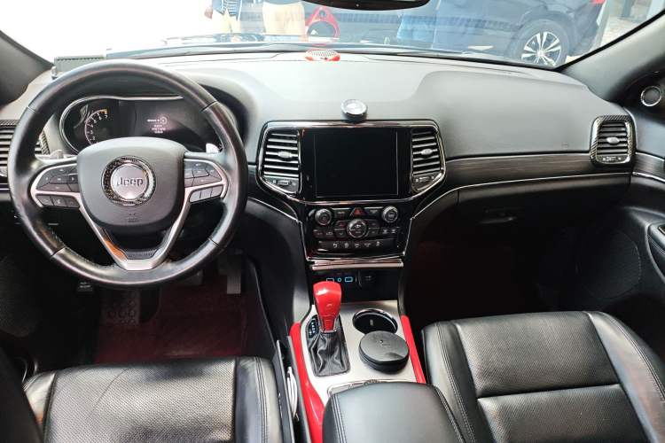 Used Jeep Grand Cherokee 2020 3.0L Elite Navigation Edition Center Console