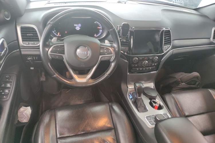Used Jeep Grand Cherokee 2020 3.0L Elite Navigation Edition Center Console