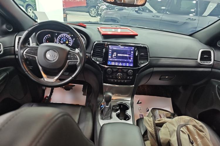 Used Jeep Grand Cherokee 2020 3.0L Professional Navigation Edition Center Console