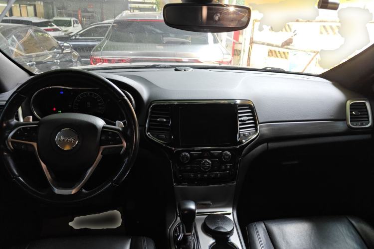 Used Jeep Grand Cherokee 2020 3.0L Professional Navigation Edition Center Console