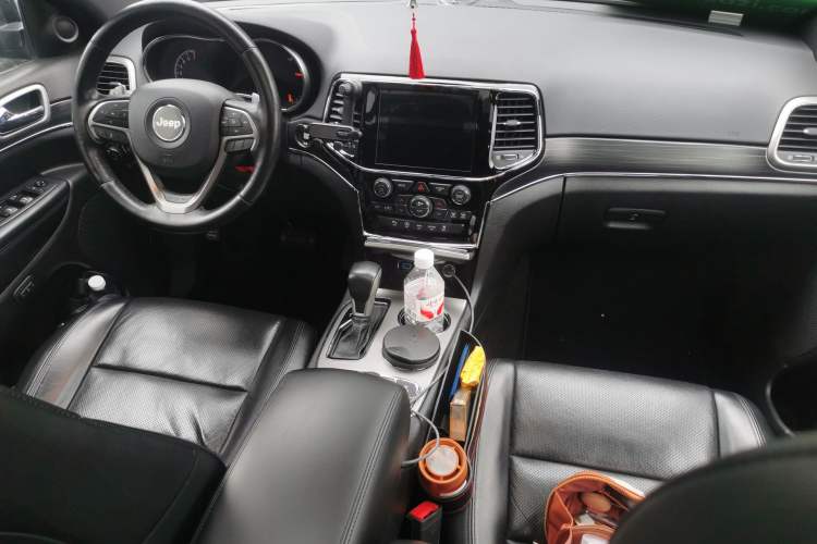 Used Jeep Grand Cherokee 2020 3.0L Elite Navigation Edition Center Console