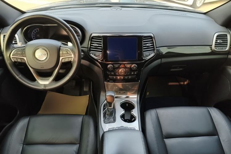 Used Jeep Grand Cherokee 2020 3.0L Professional Navigation Edition Center Console
