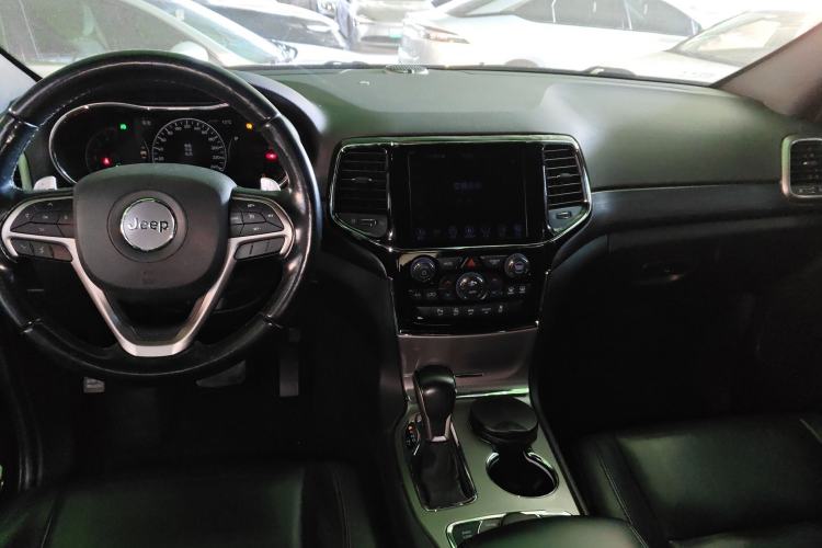 Used Jeep Grand Cherokee 2020 3.0L Professional Navigation Edition Center Console