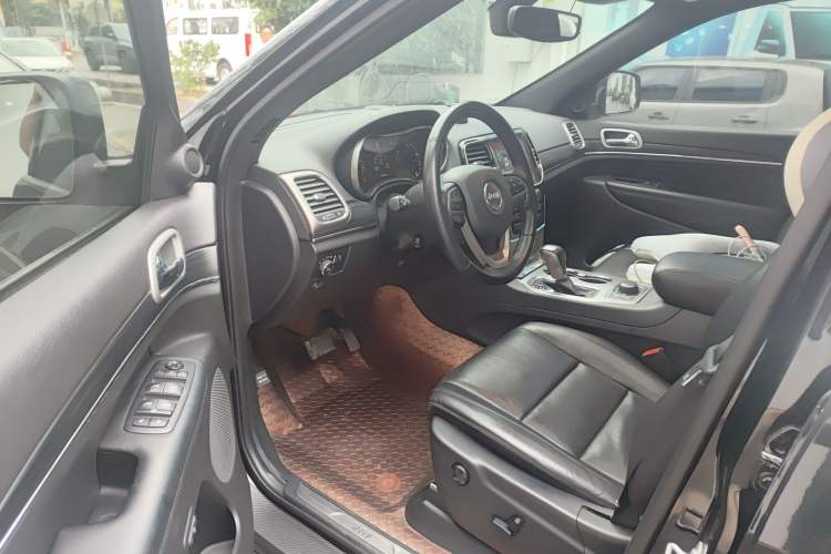 Used Jeep Grand Cherokee 2020 3.0L Elite Navigation Edition Driver Seat