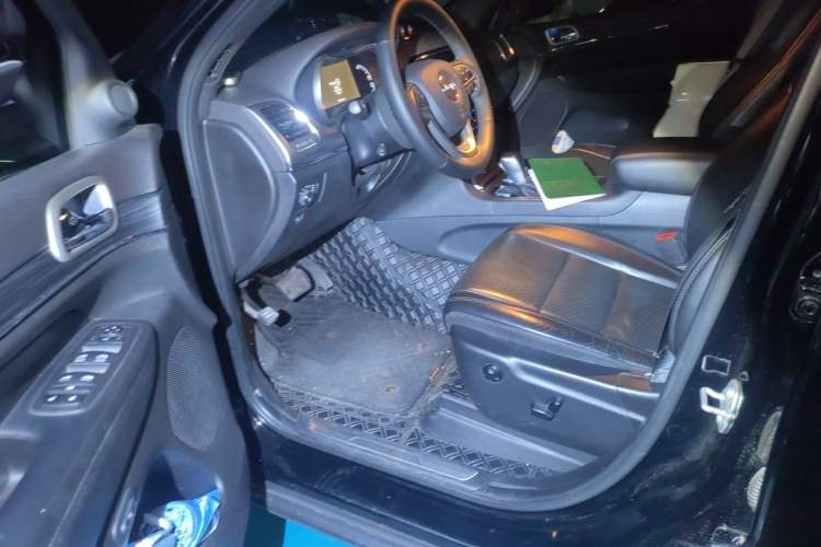 Used Jeep Grand Cherokee 2020 3.0L Elite Navigation Edition Driver Seat