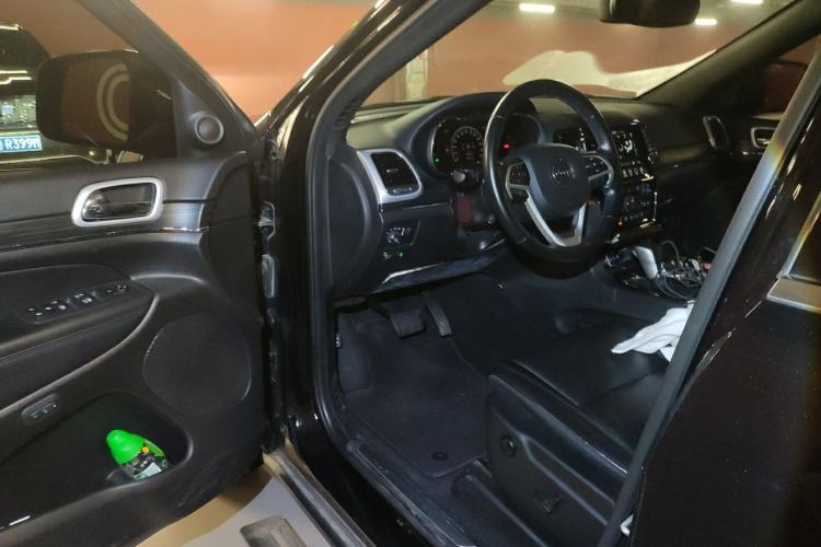 Used Jeep Grand Cherokee 2020 3.6L Elite Navigation Edition Driver Seat