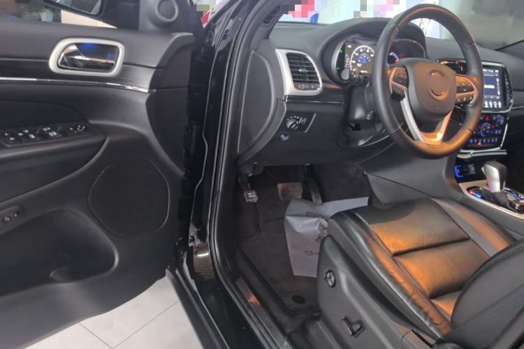 Used Jeep Grand Cherokee 2020 3.0L Elite Navigation Edition Driver Seat