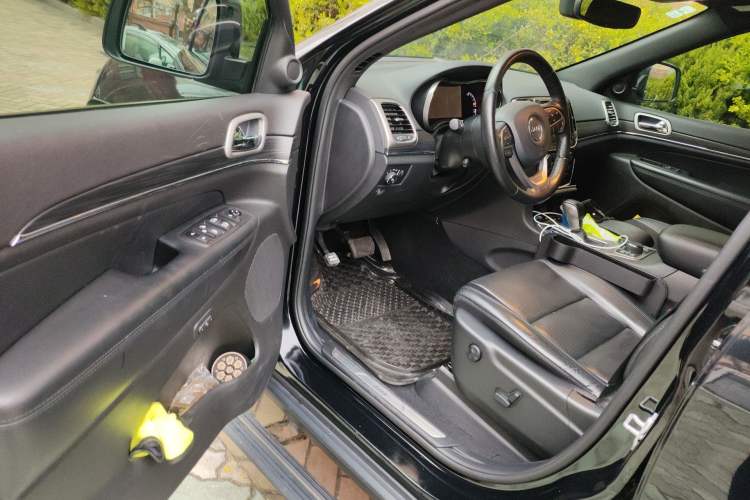 Used Jeep Grand Cherokee 2020 3.0L Elite Navigation Edition Driver Seat