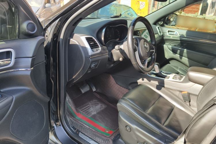 Used Jeep Grand Cherokee 2020 3.6L Elite Navigation Edition Driver Seat