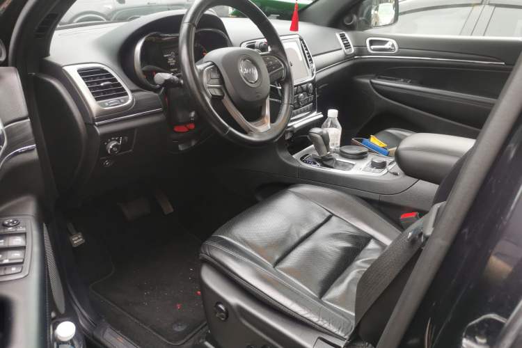 Used Jeep Grand Cherokee 2020 3.0L Elite Navigation Edition Driver Seat