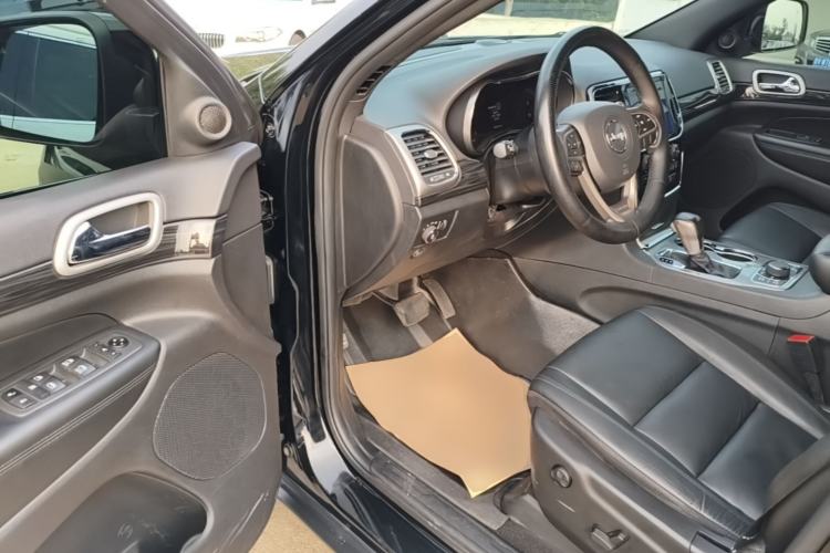 Used Jeep Grand Cherokee 2020 3.0L Professional Navigation Edition Driver Seat